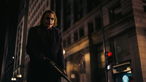 Batman: The Dark Knight - Người Dơi: Kỵ Sĩ Bóng Đêm - Hình 3